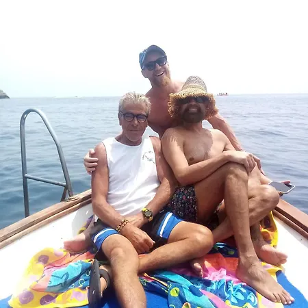 Botel Dolphins Tour Trinacria Escursioni