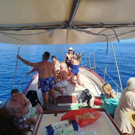 Botel Dolphins Tour Trinacria Escursioni Giardini Naxos